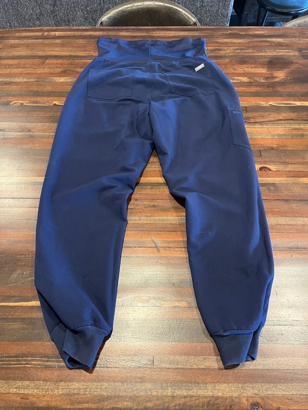 Women’s Figs Navy maternity scrub pants size s/p - Picture 4 of 4